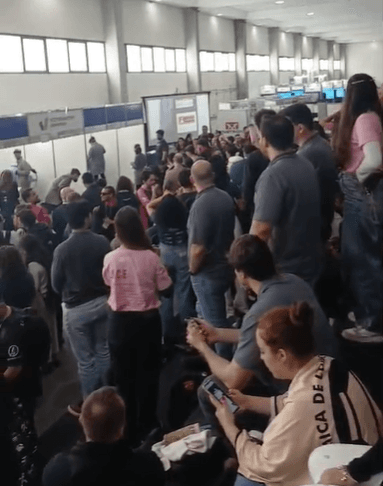 Imagem 4: Público assistindo as competições 'Quem Sabe Faz Ao Vivo' e o COCAR simultaneamente
