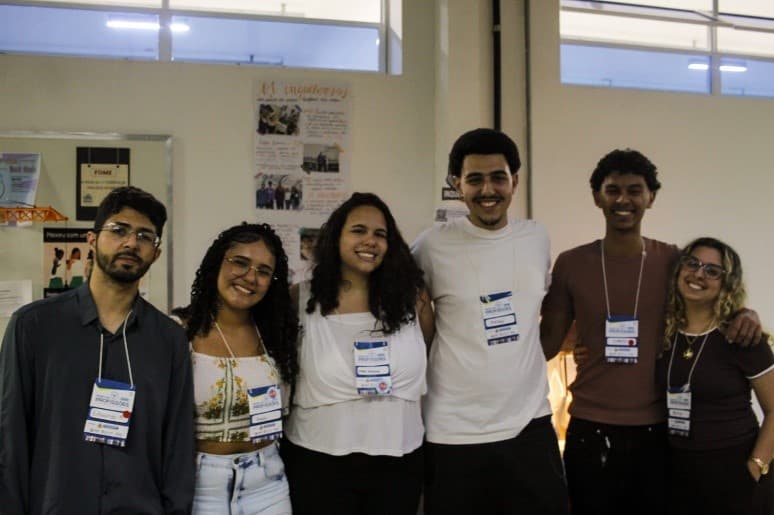 Imagem 2: Equipe Os Inquebráveis, composta por Eduardo, Emily, Maria Eduarda, André, Enrico e Alícia.