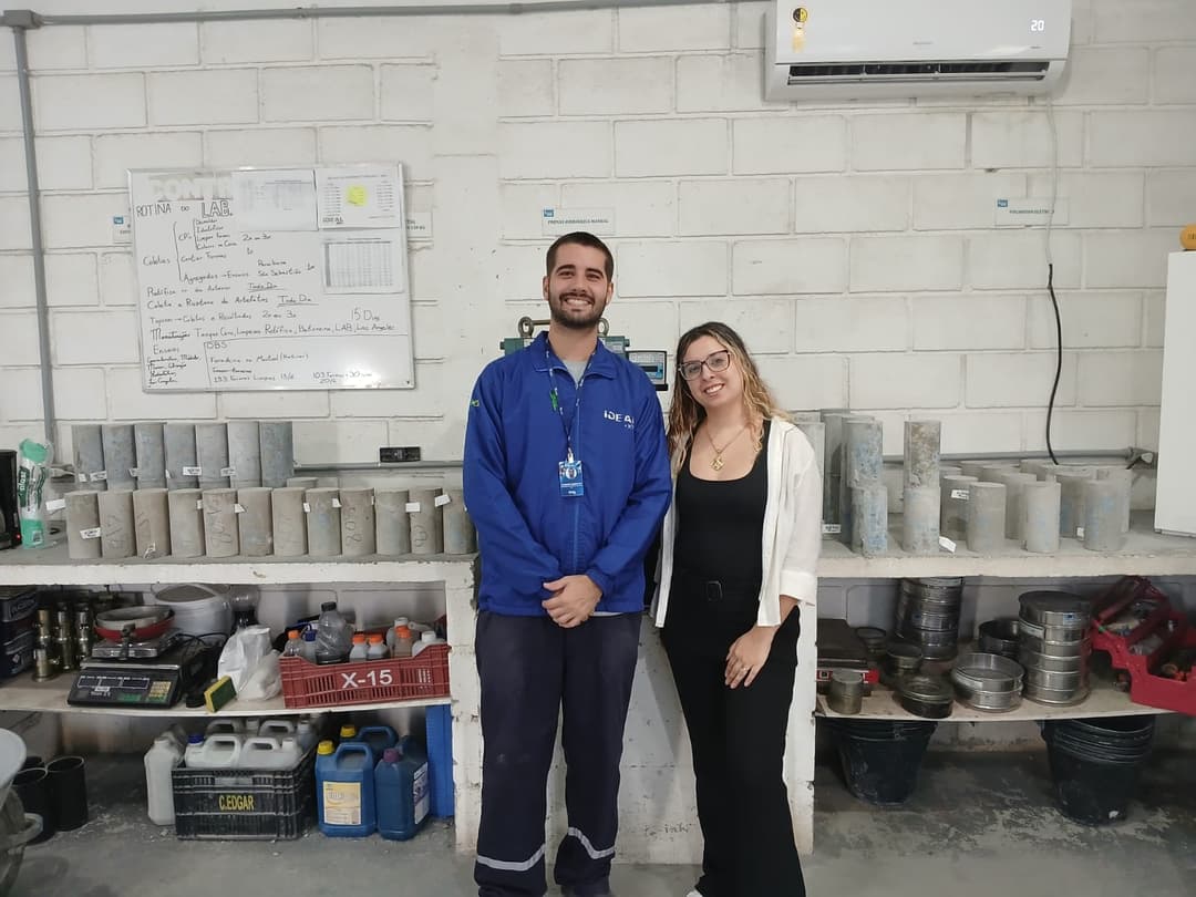 Capa do post: Doação de materiais e visita ao laboratório de controle de qualidade da Ideal Grupo - São Sebastião